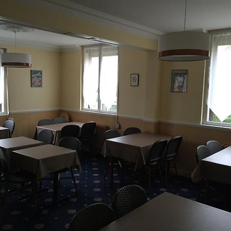 Arcantis Hotel La Residence Cergy Bagian luar foto