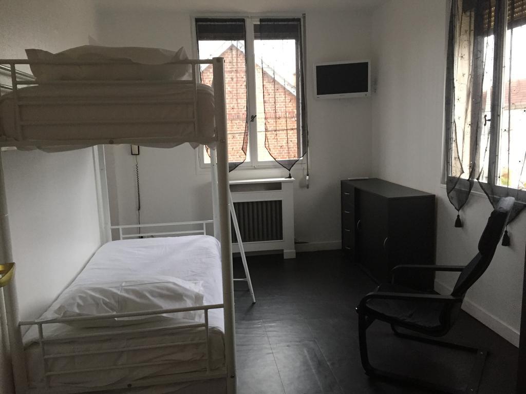 Arcantis Hotel La Residence Cergy Bagian luar foto