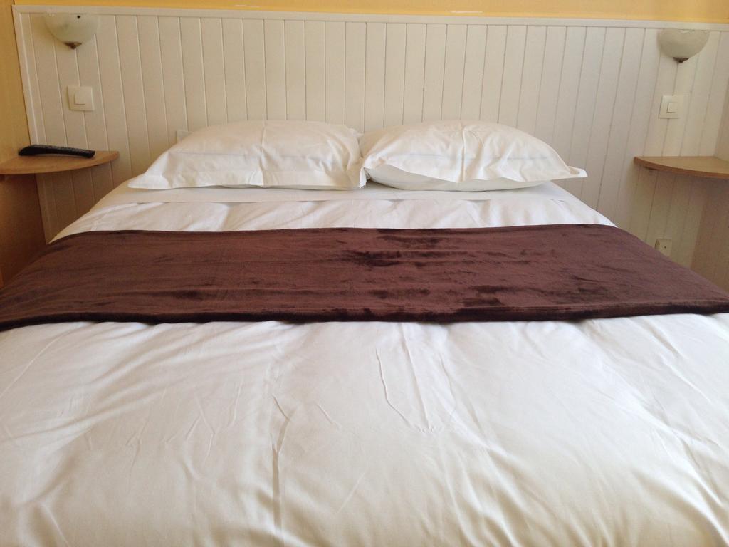 Arcantis Hotel La Residence Cergy Bagian luar foto