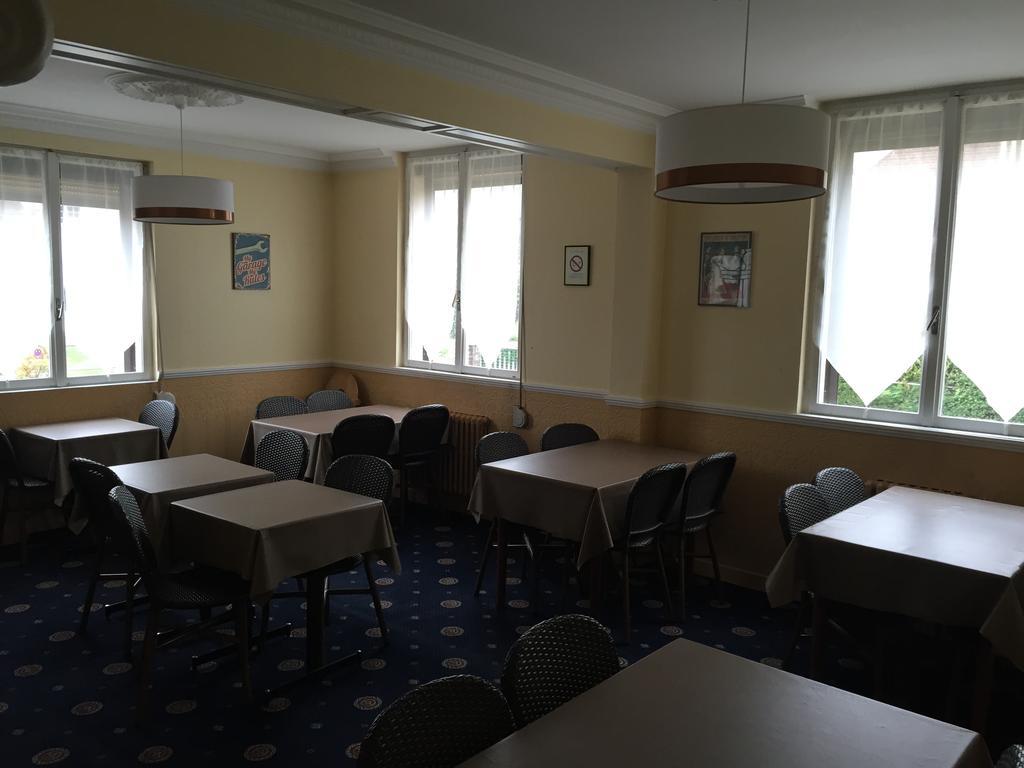 Arcantis Hotel La Residence Cergy Bagian luar foto