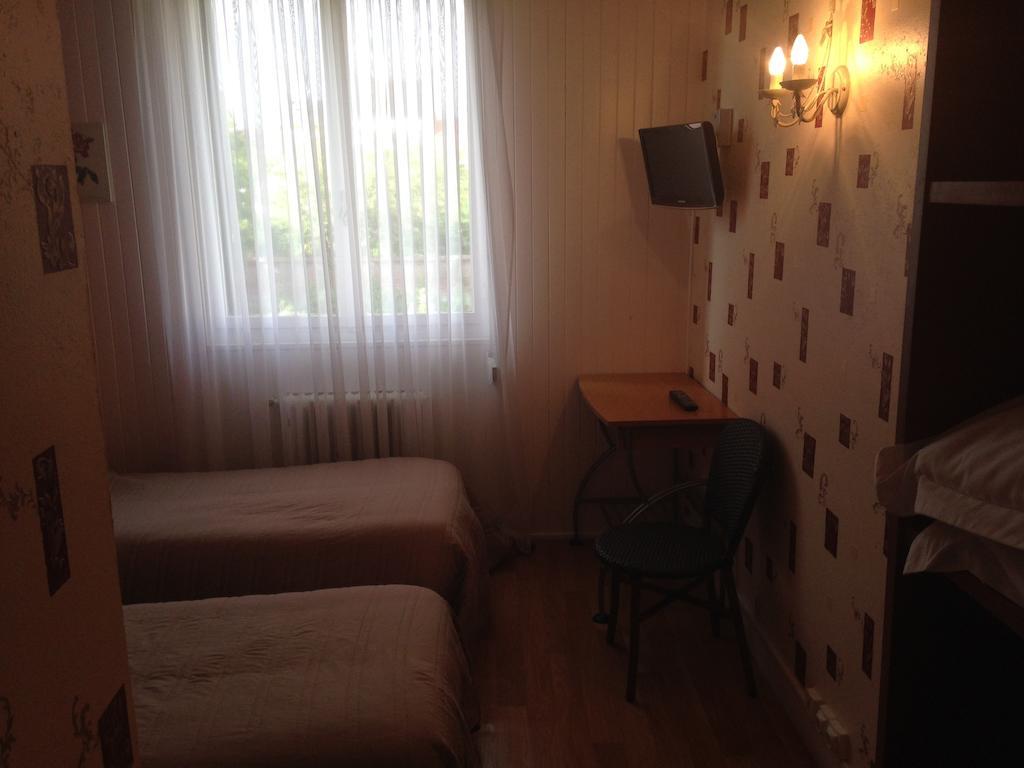 Arcantis Hotel La Residence Cergy Ruang foto