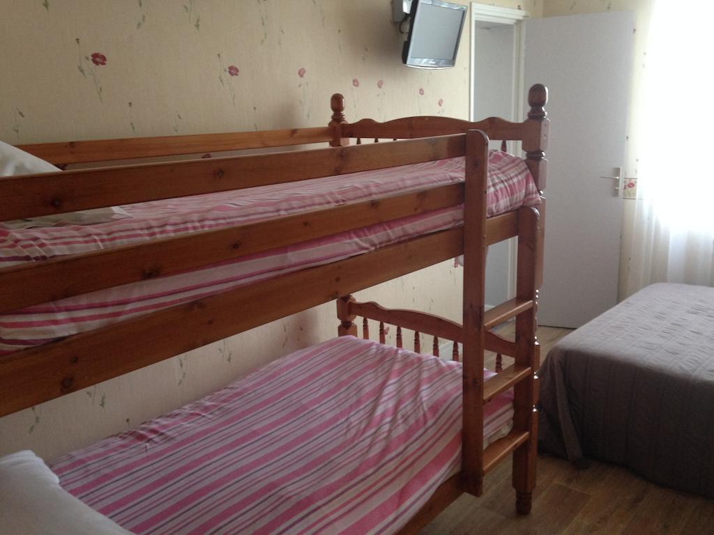 Arcantis Hotel La Residence Cergy Ruang foto
