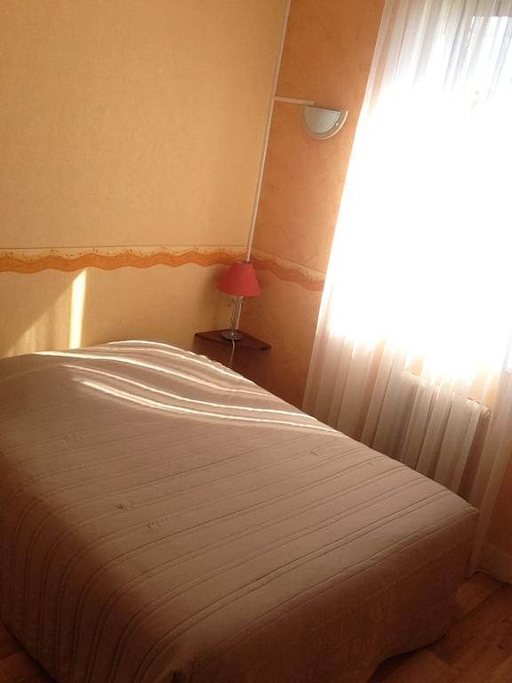 Arcantis Hotel La Residence Cergy Ruang foto