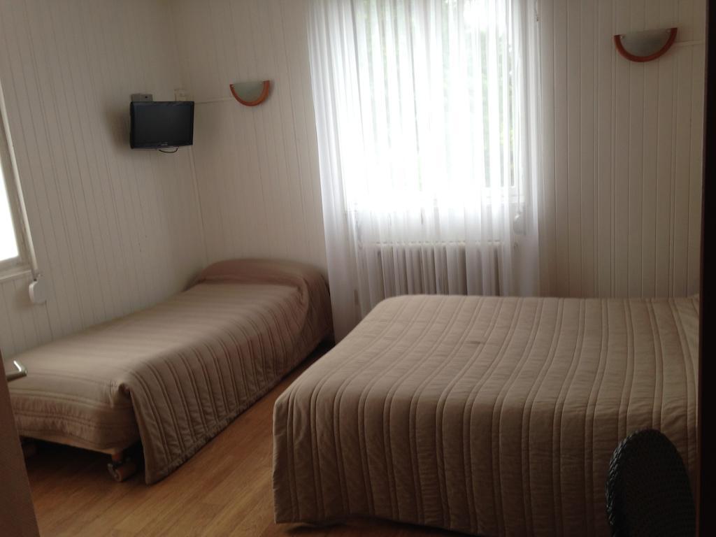 Arcantis Hotel La Residence Cergy Ruang foto
