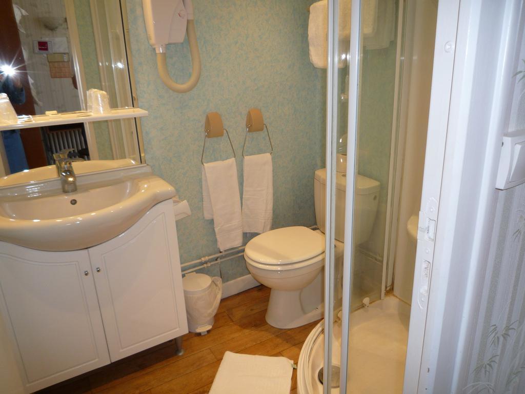 Arcantis Hotel La Residence Cergy Ruang foto