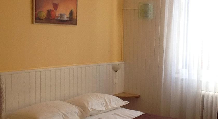Arcantis Hotel La Residence Cergy Bagian luar foto